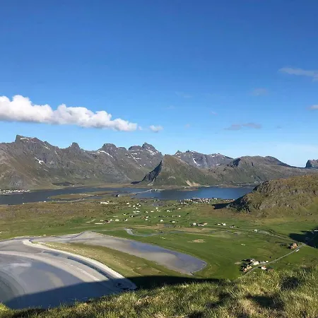 Fredvang Semesterbostad